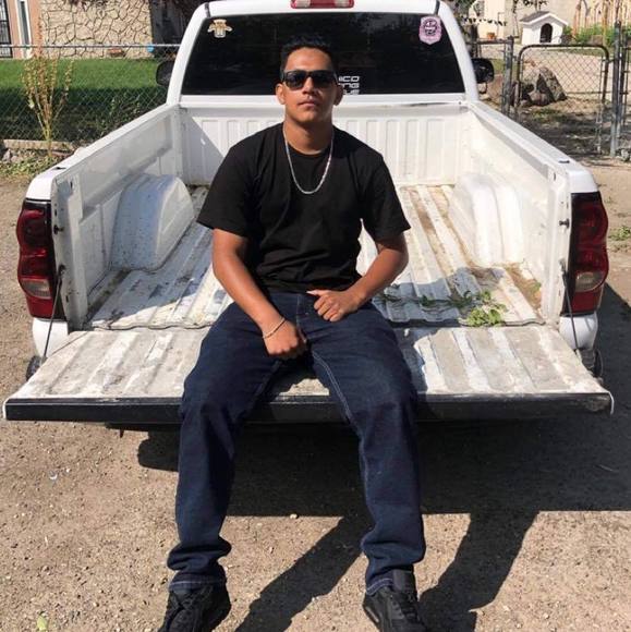 Meet your Posher, Carlos - Picture 1 of 1